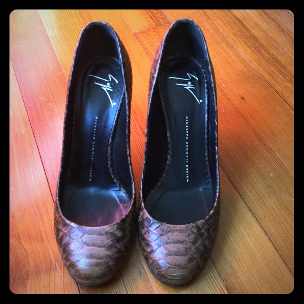 Giuseppe Zanotti brown leather heels, size 39.